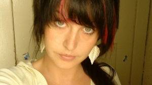 Coquine Rivière-Salée veux du sexe hardcore 