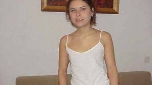 Femme facile Dembeni cherche du sexe régulier 